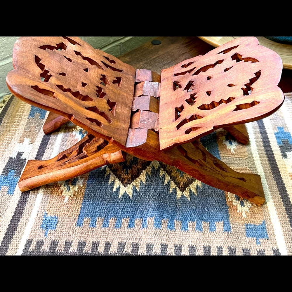 Carved wooden book holder - Handmade in India